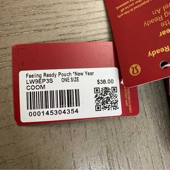 SOLD! Lululemon Athletica New Year Feeling Ready Mini Zip Pouch Red Camouflage - Picture 16 of 16